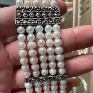 Pearl bracelet